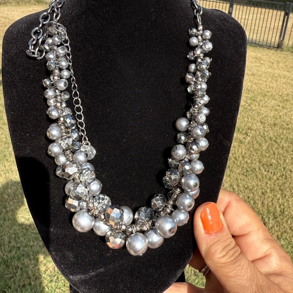 EUC! Vintage Elegant Faux Pearl Crystals Silver Beaded Gun Metal Black Necklace